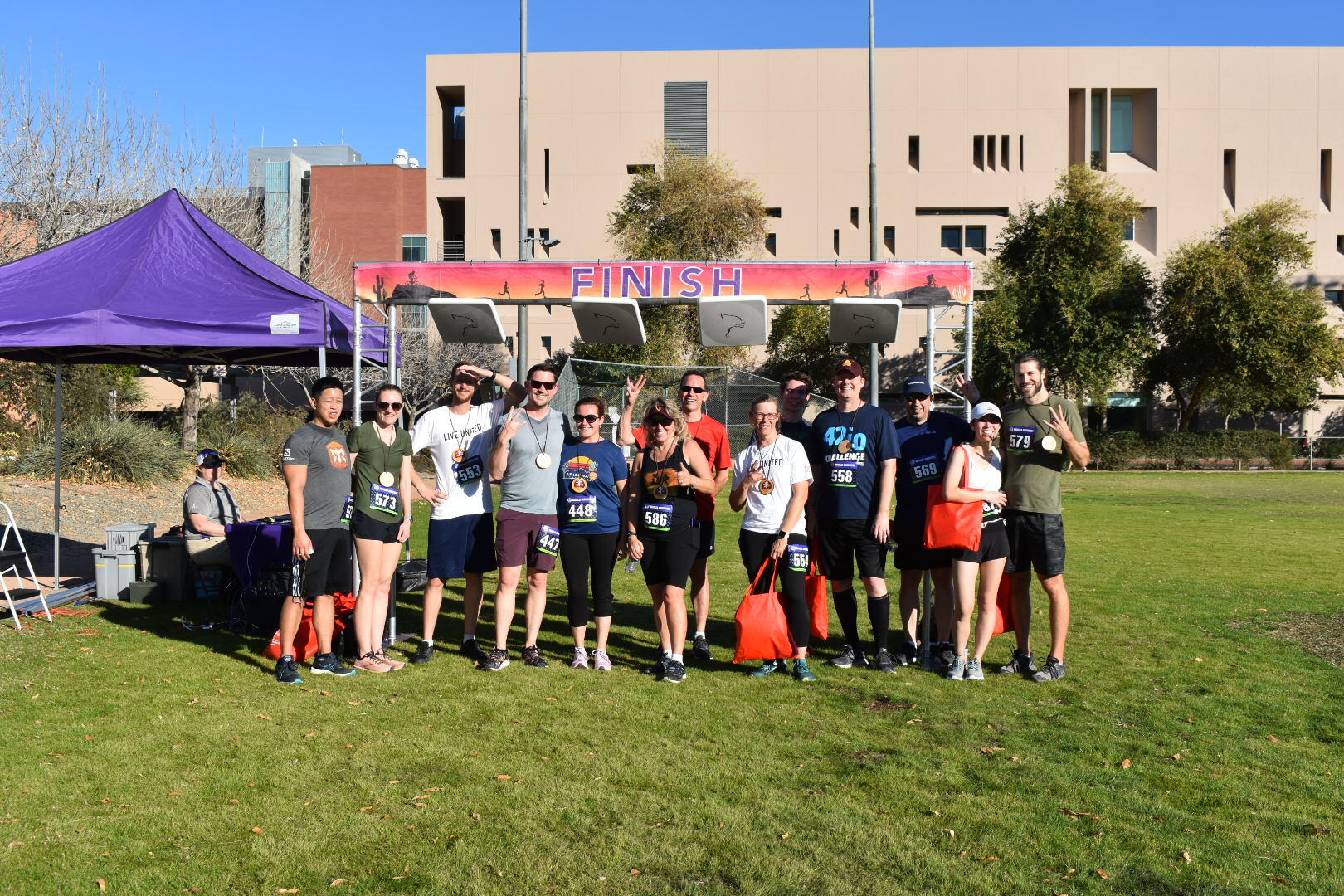 5K runners gather for a picture